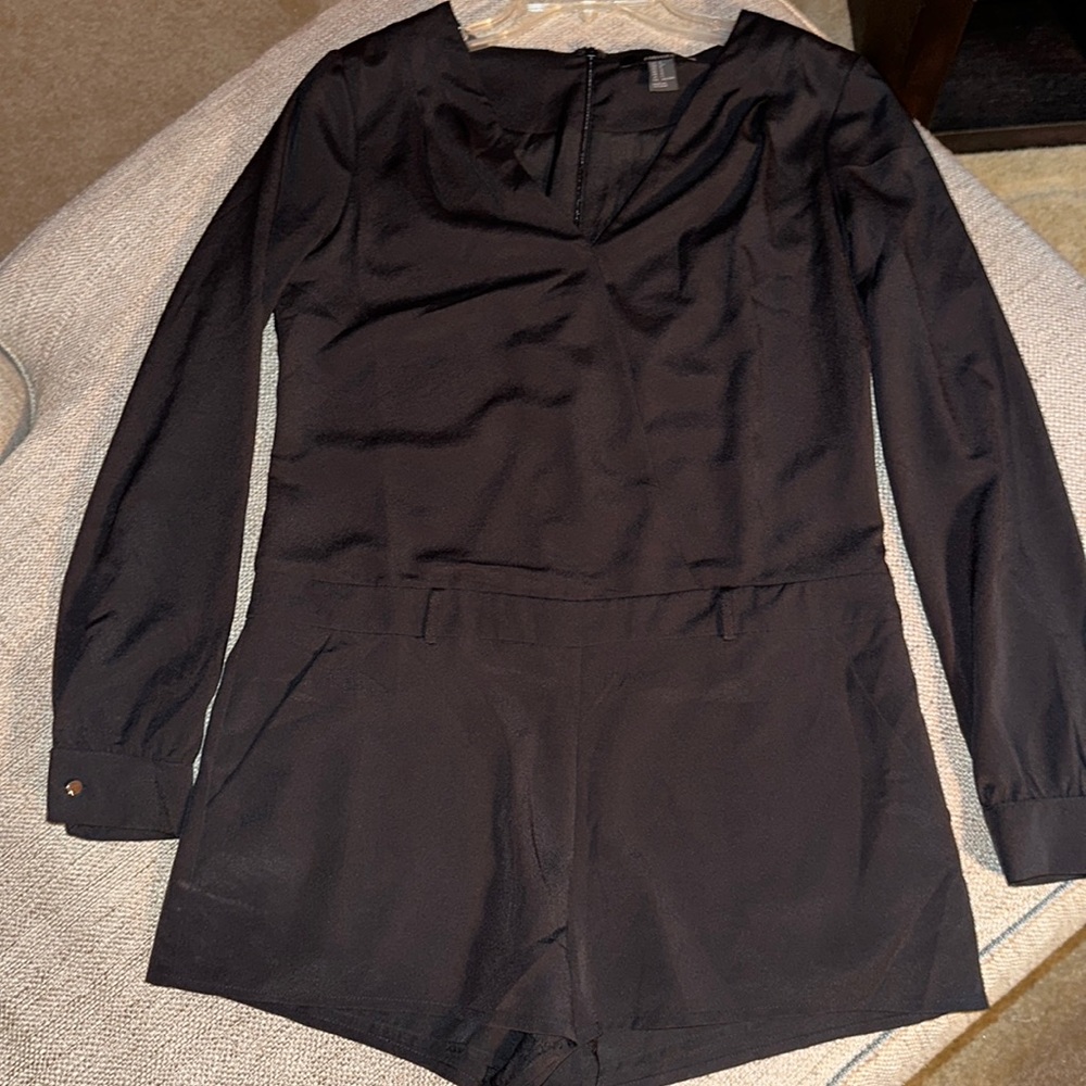 Forever 21 black long sleeve romper size small